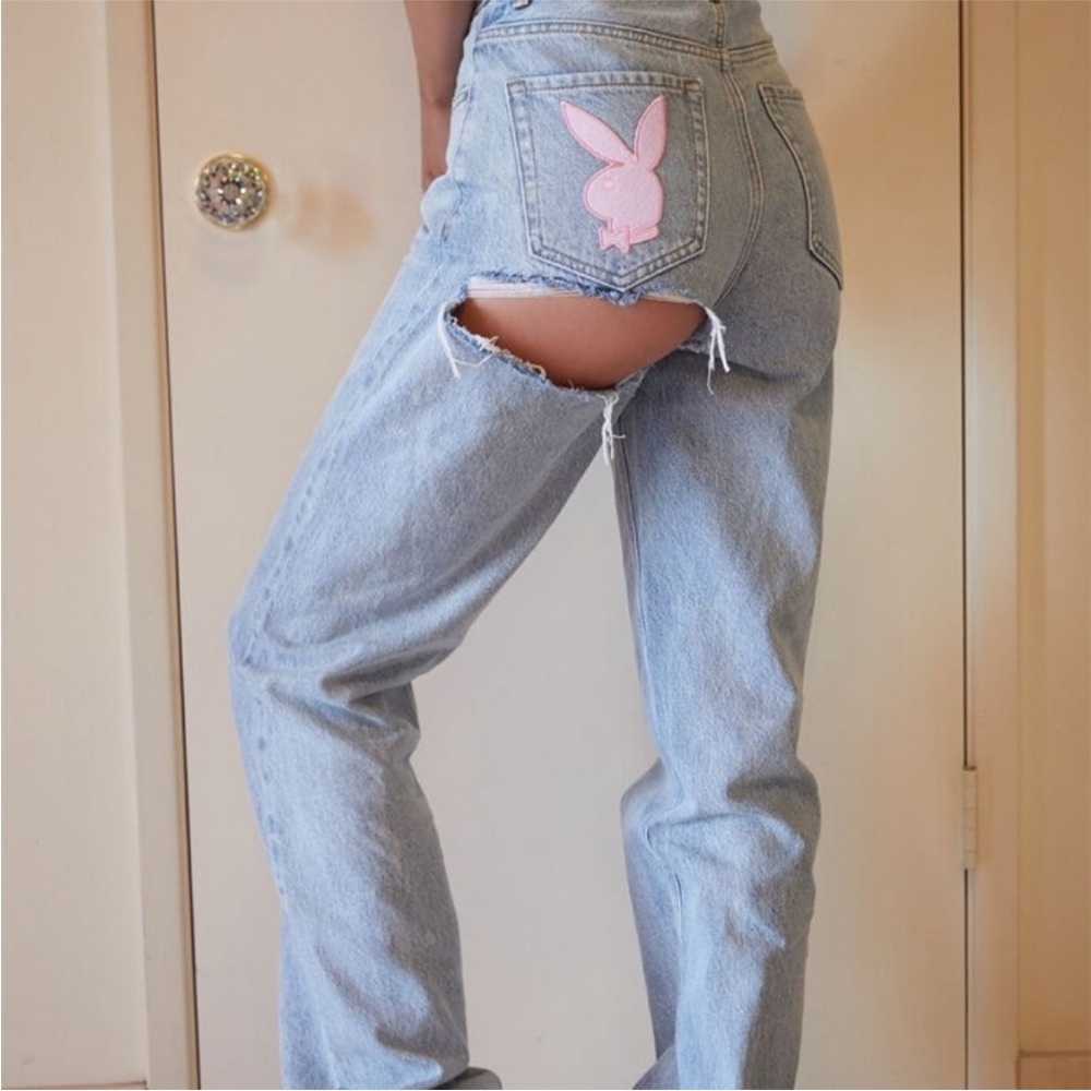 PACSUN PLAYBOY BLUE HIGH WAIST DISTRESSED BOYFRIEND BUNNY PATCH SIZE 23